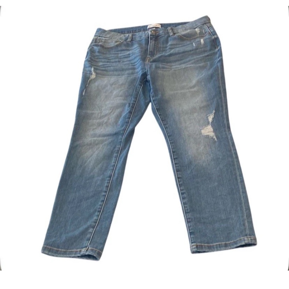 Studio Blue Jeans Women's Size 32 Mid-Rise 10” Denim 27” Inseam Distressed